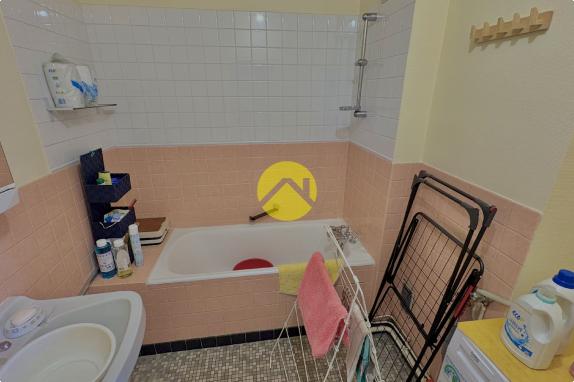 APPARTEMENT AVEC BALCON