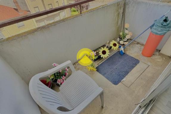 Apt t4 avec balcon