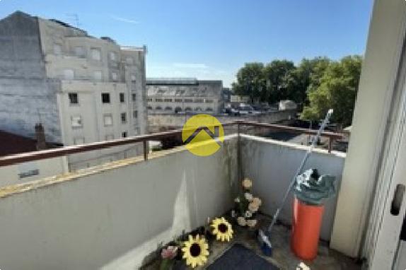 APPARTEMENT AVEC BALCON