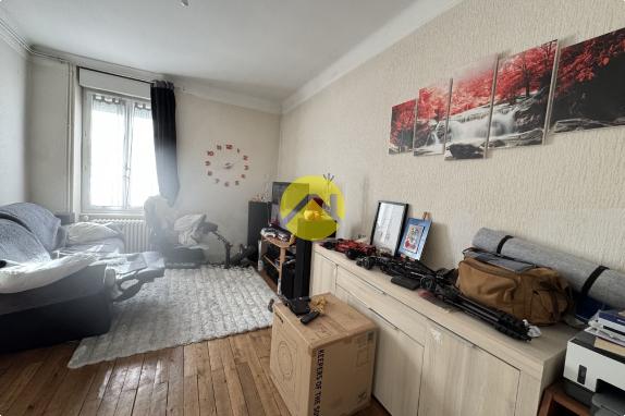 immeuble avec appartements et local