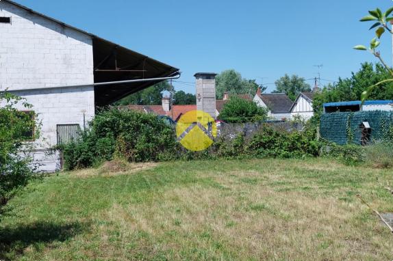 REZ DE CHAUSSEE AVEC JARDIN