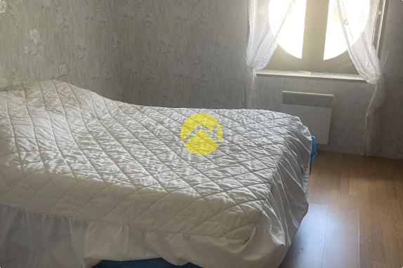 MAISON CLES EN MAIN