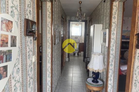 MAISON CLES EN MAIN