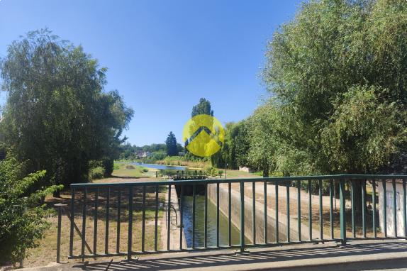 MAISON PROCHE COMMERCES & CANAL