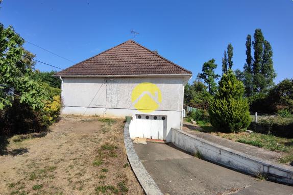 PAVILLON SUR SOUS-SOL T7 150 m² 