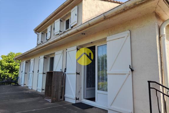 PAVILLON SUR SOUS-SOL T7 150 m² 