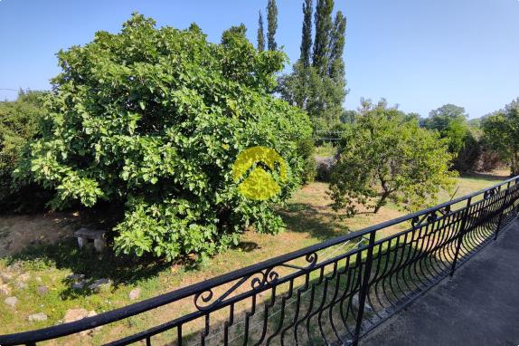 PAVILLON SUR SOUS-SOL T7 150 m² 