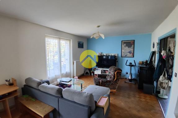 PAVILLON SUR SOUS-SOL T7 150 m² 