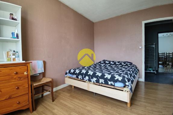 PAVILLON SUR SOUS-SOL T7 150 m² 