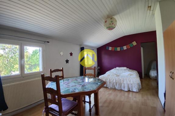 PAVILLON SUR SOUS-SOL T7 150 m² 
