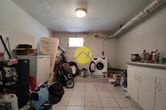 PAVILLON SUR SOUS-SOL T7 150 m² 