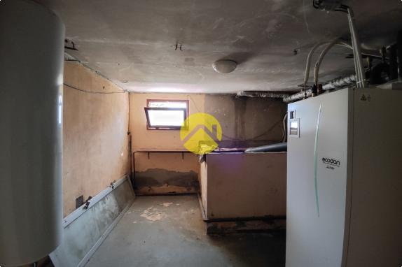 PAVILLON SUR SOUS-SOL T7 150 m² 