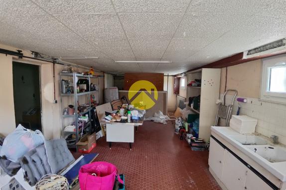 PAVILLON SUR SOUS-SOL T7 150 m² 
