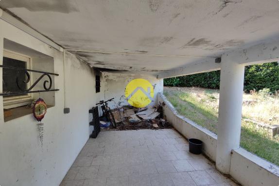 PAVILLON SUR SOUS-SOL T7 150 m² 