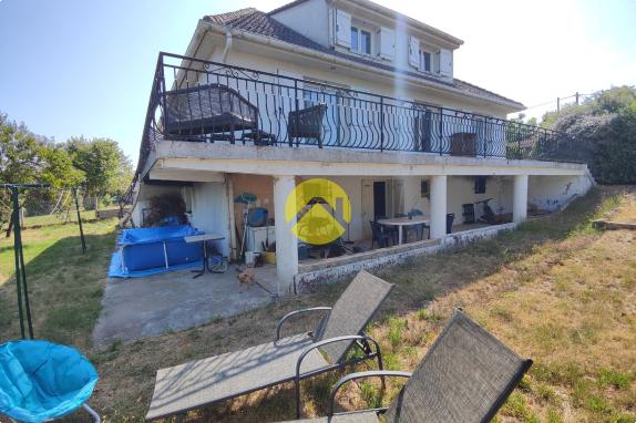 PAVILLON SUR SOUS-SOL T7 150 m² 