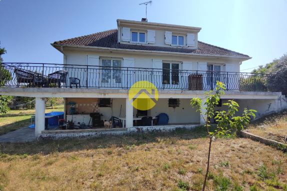 PAVILLON SUR SOUS-SOL T7 150 m² 