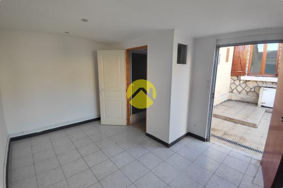 MAISON + STUDIO