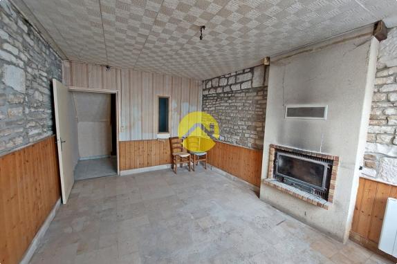 MAISON DE VILLAGE AVEC GARAGE