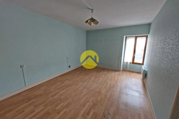 MAISON DE VILLAGE AVEC GARAGE