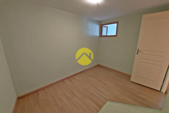 MAISON DE VILLAGE AVEC GARAGE
