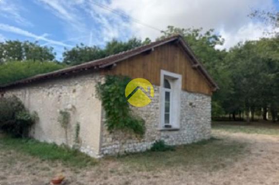 Fermette / Longere   de plus  1 Ha Argenton sur creuse, 2 pièces à vendre