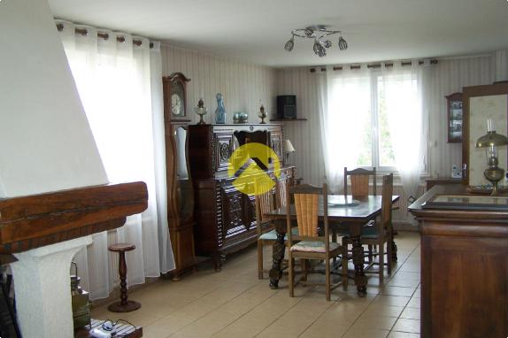MAISON SUR SOUS SOL INDEPENDANTE
