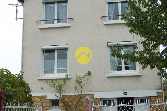 MAISON SUR SOUS SOL INDEPENDANTE