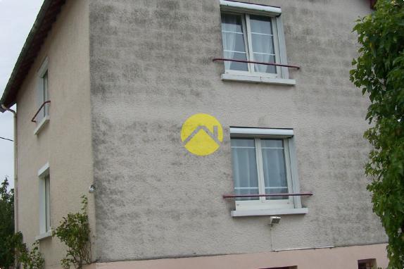 MAISON SUR SOUS SOL INDEPENDANTE