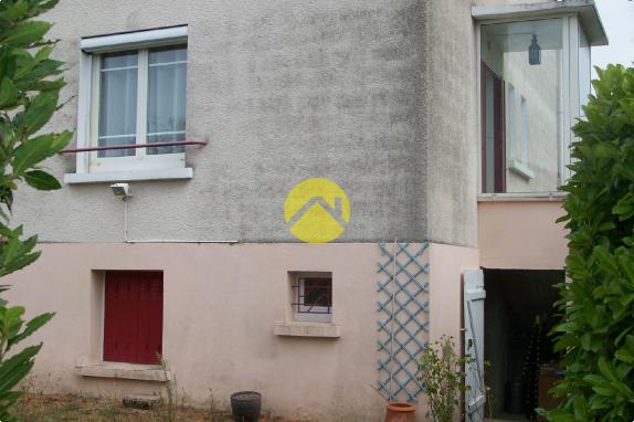 MAISON SUR SOUS SOL INDEPENDANTE