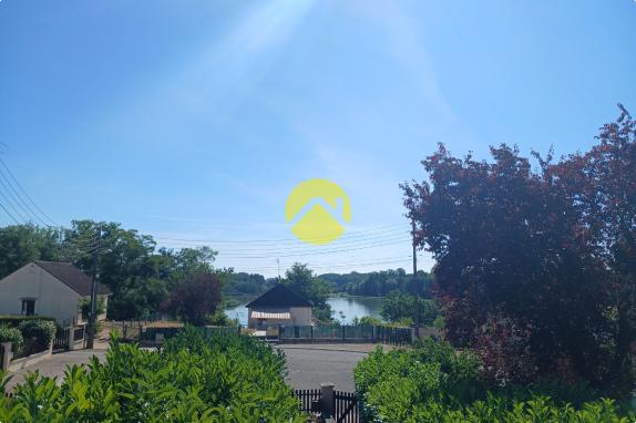 Vue sur le plan d'eau des Sézeaux