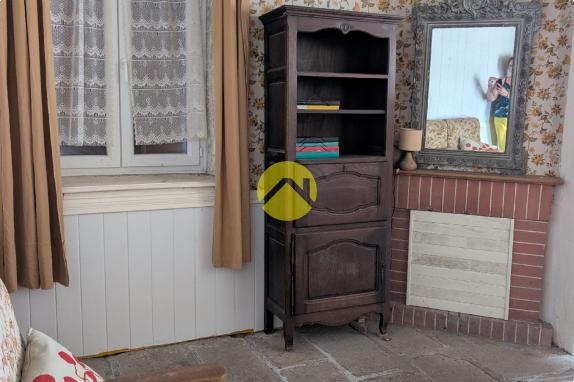UN AUTHENTIQUE ENSEMBLE EN PIERRE A