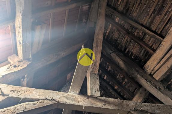 UN AUTHENTIQUE ENSEMBLE EN PIERRE A