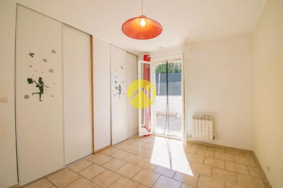Maison plain-pied au centre village