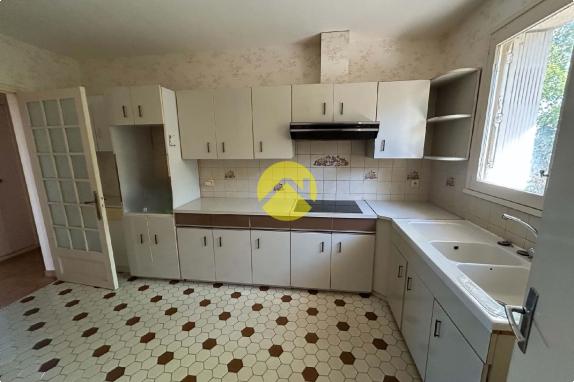 Maison sur sous sol + terrain 