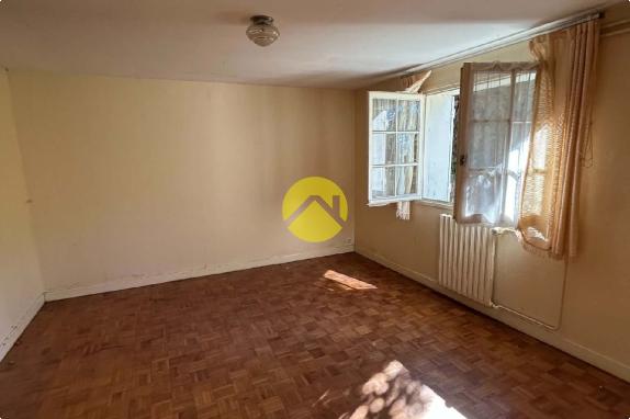 Maison sur sous sol + terrain 