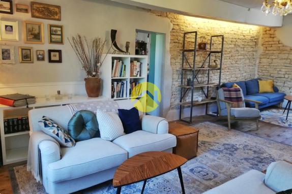 MAISON AVEC COUR + TERRAIN-JARDIN