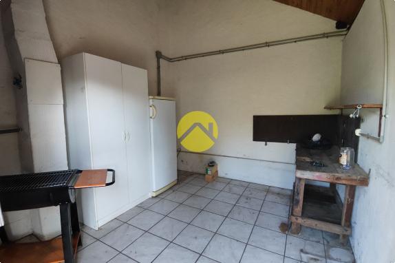 PROCHE CENTRE 3CH TERRAIN 1500M²