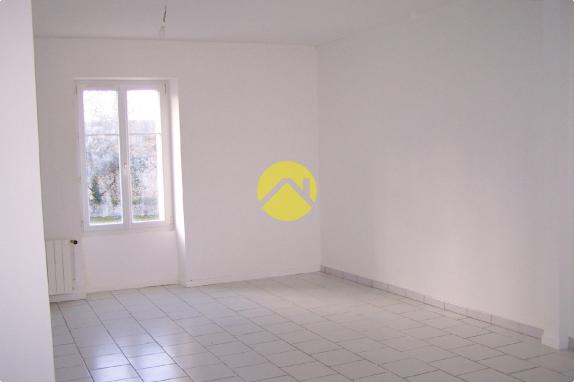 MAISON DE VILLAGE RENOVEE