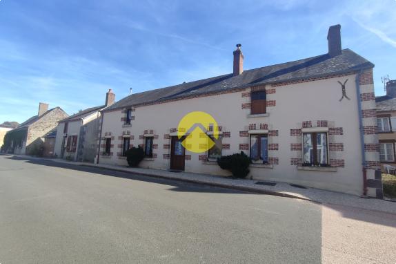 BELLE LONGERE ET DEPENDANCES