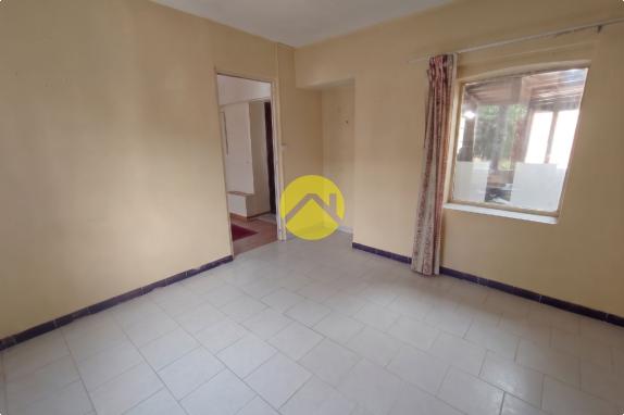 DE PLAIN-PIED DANS HAMEAU PAISIBLE