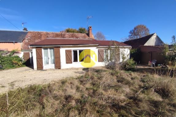 DE PLAIN-PIED DANS HAMEAU PAISIBLE