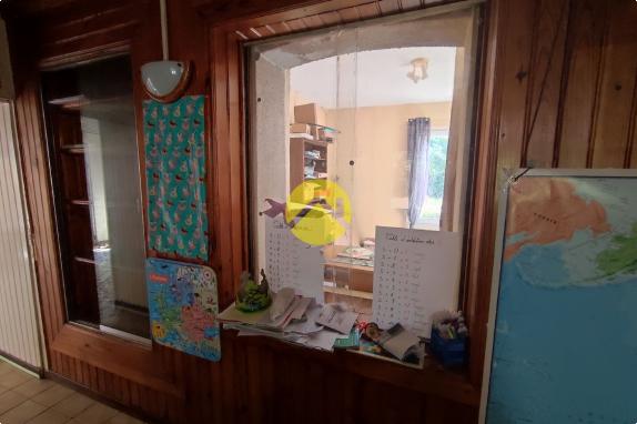 DE PLAIN-PIED DANS HAMEAU PAISIBLE