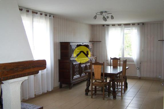MAISON SUR SOUS SOL INDEPENDANTE