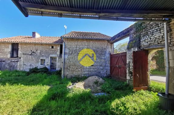ENSEMBLE EN PIERRE A RENOVER