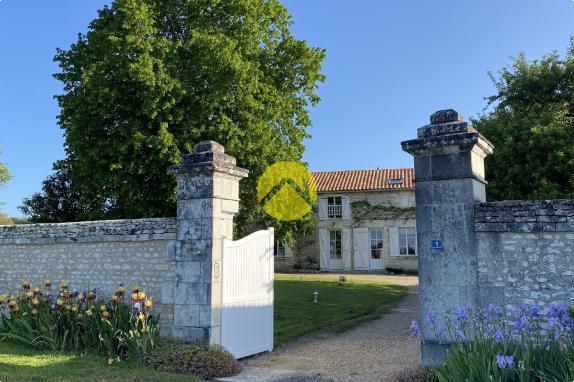 SPLENDIDE MAISON A LA CAMPAGNE