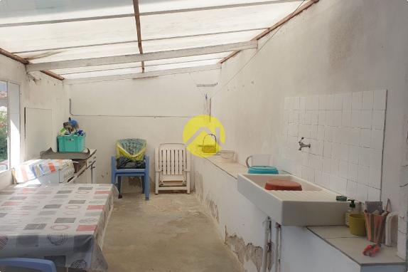 GRAND JARDIN ET CHAMBRE AU RDC