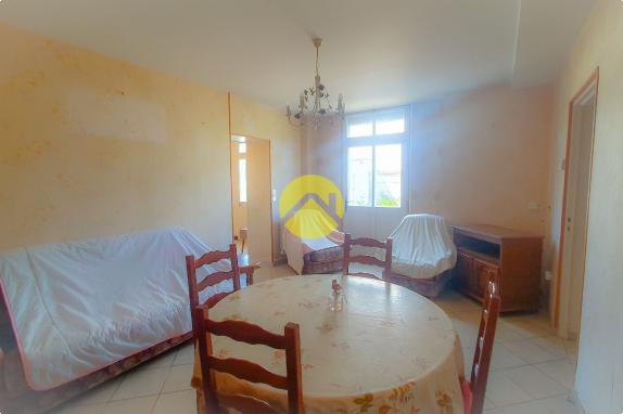 GRAND JARDIN ET CHAMBRE AU RDC
