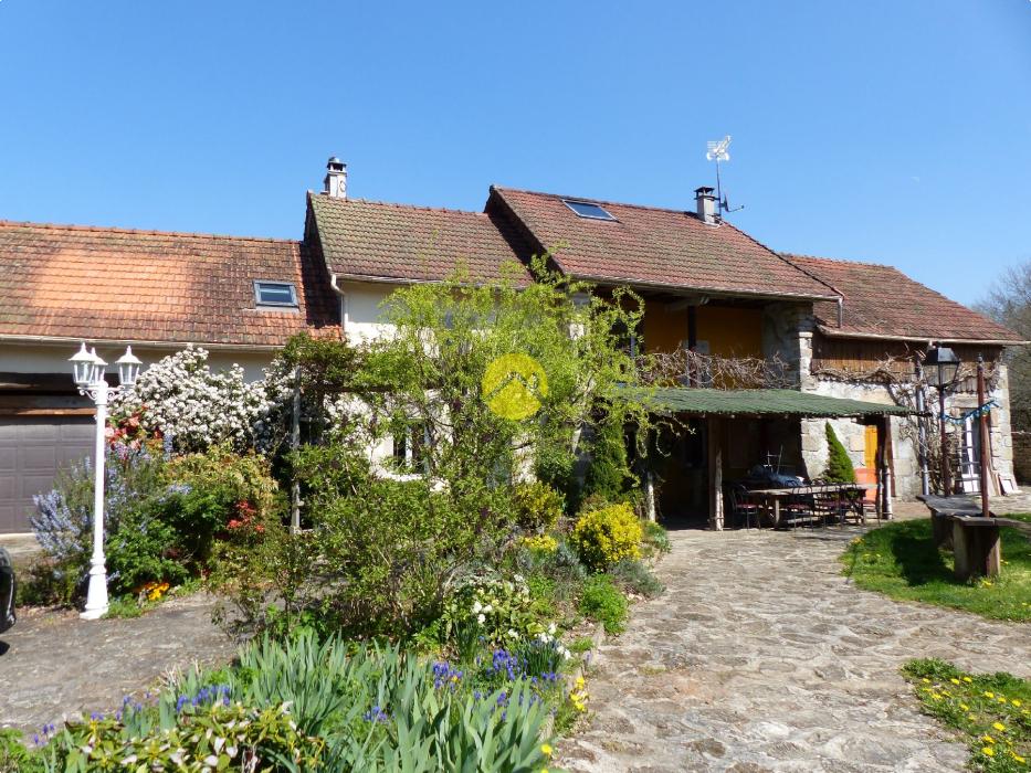Maison avec terrain 7HA