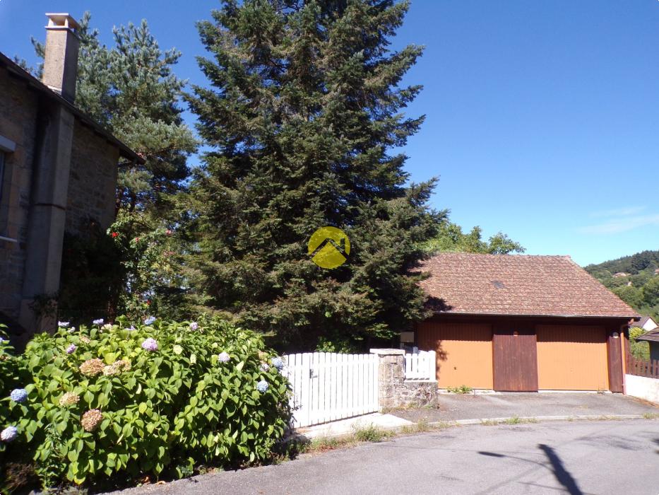 Maison-terrain et garage