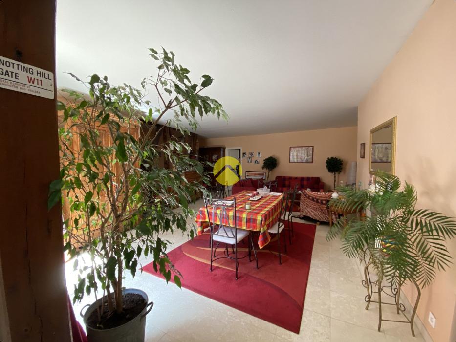 APPARTEMENT AVEC TERRASSE